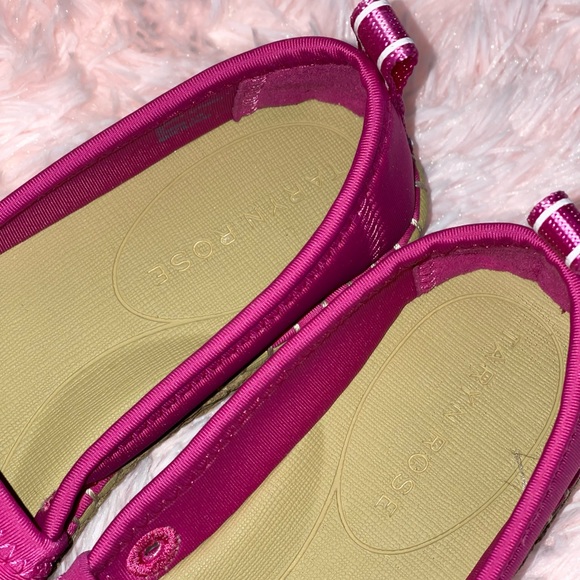 Taryn Rose 🌸 WeatherProof Collection - Picture 4 of 5